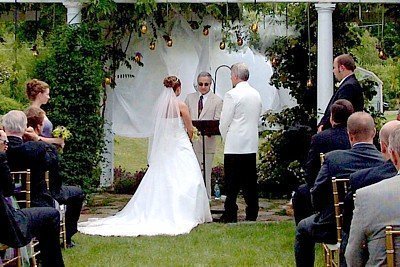 NH Justice of the Peace John Scuto performs a Spring Garden Wedding